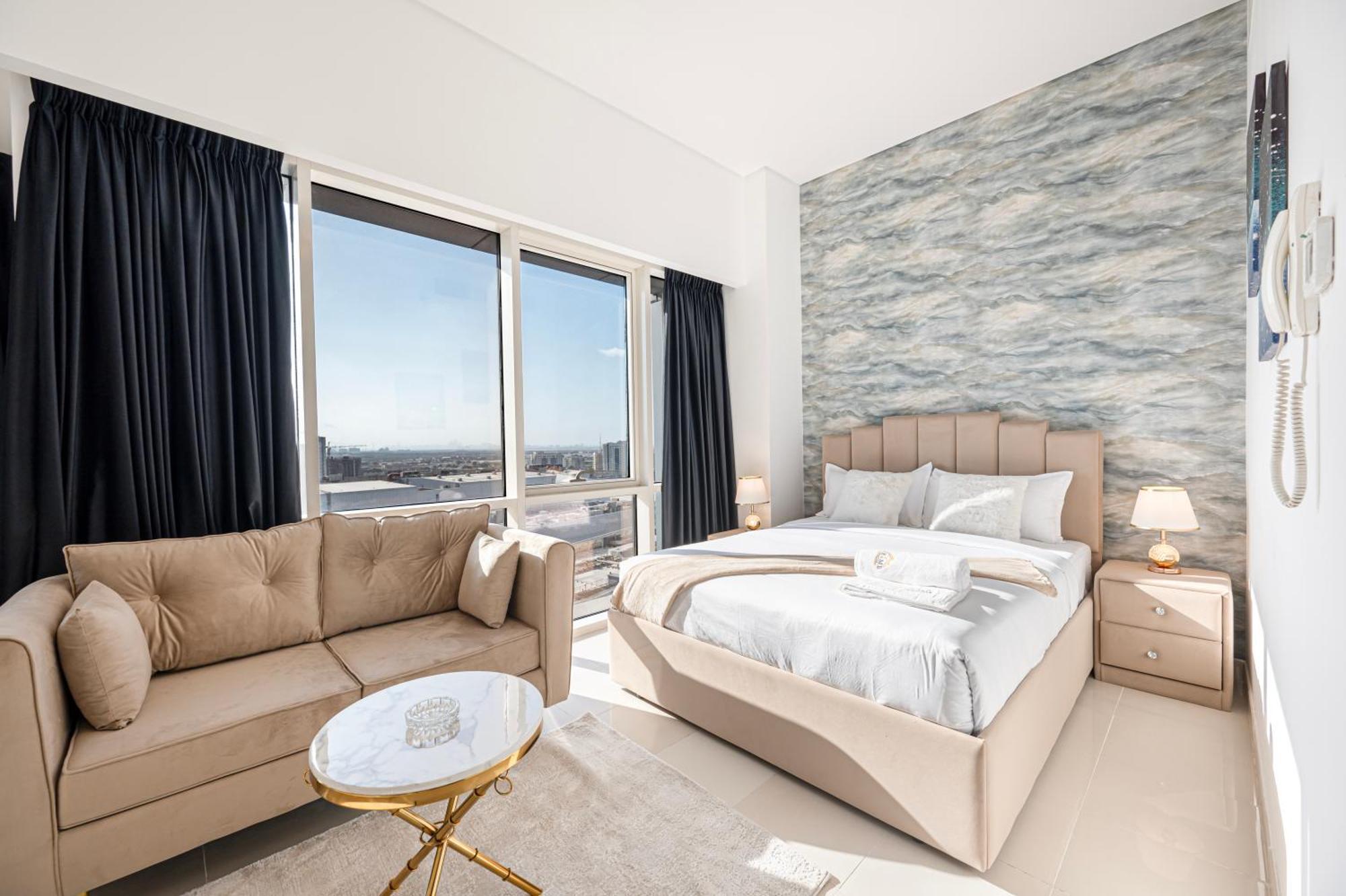 Bright In Silicon Oasis Apartment