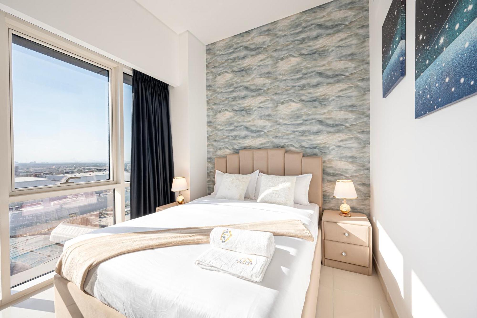 Bright In Silicon Oasis Apartment *