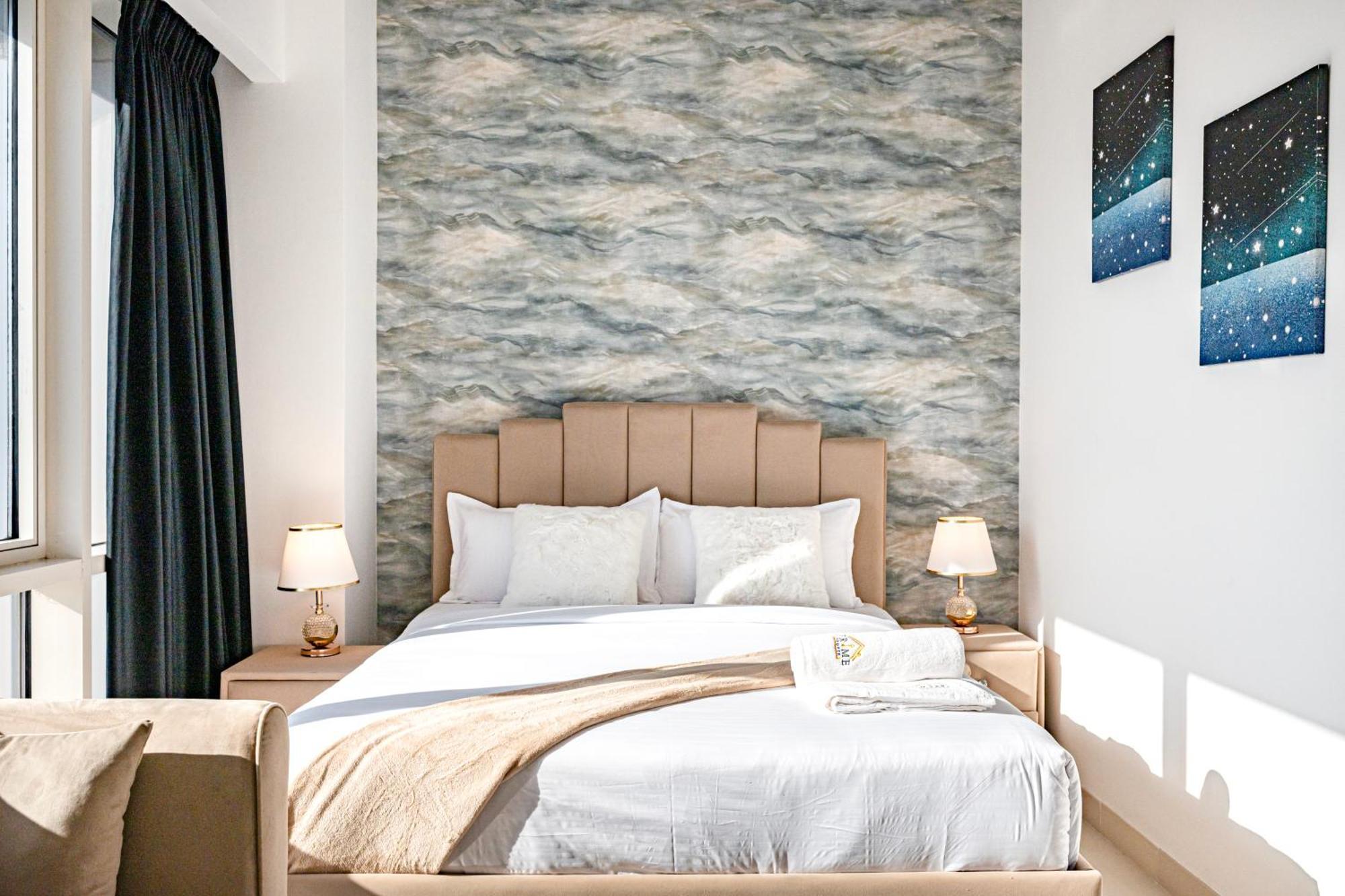 Bright In Silicon Oasis Apartment