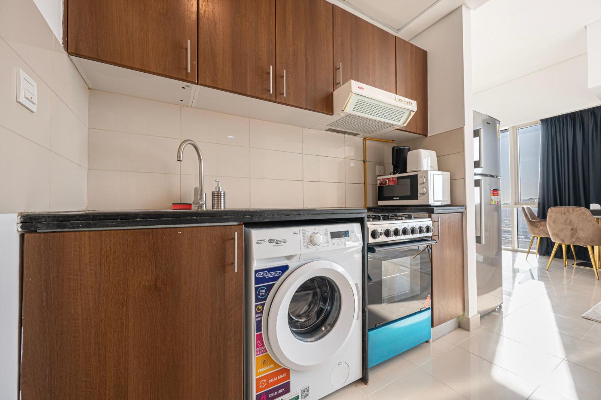 Bright In Silicon Oasis Apartment *